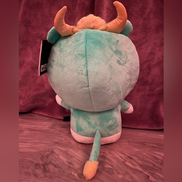 Hello Kitty Taurus plush - Picture 2 of 5